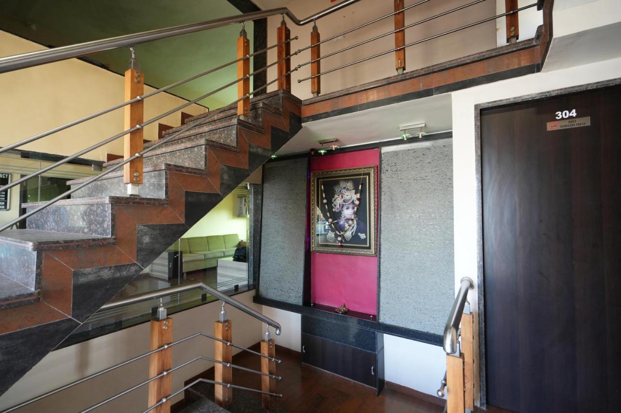Hotel Ravi Residency Nadiād Buitenkant foto