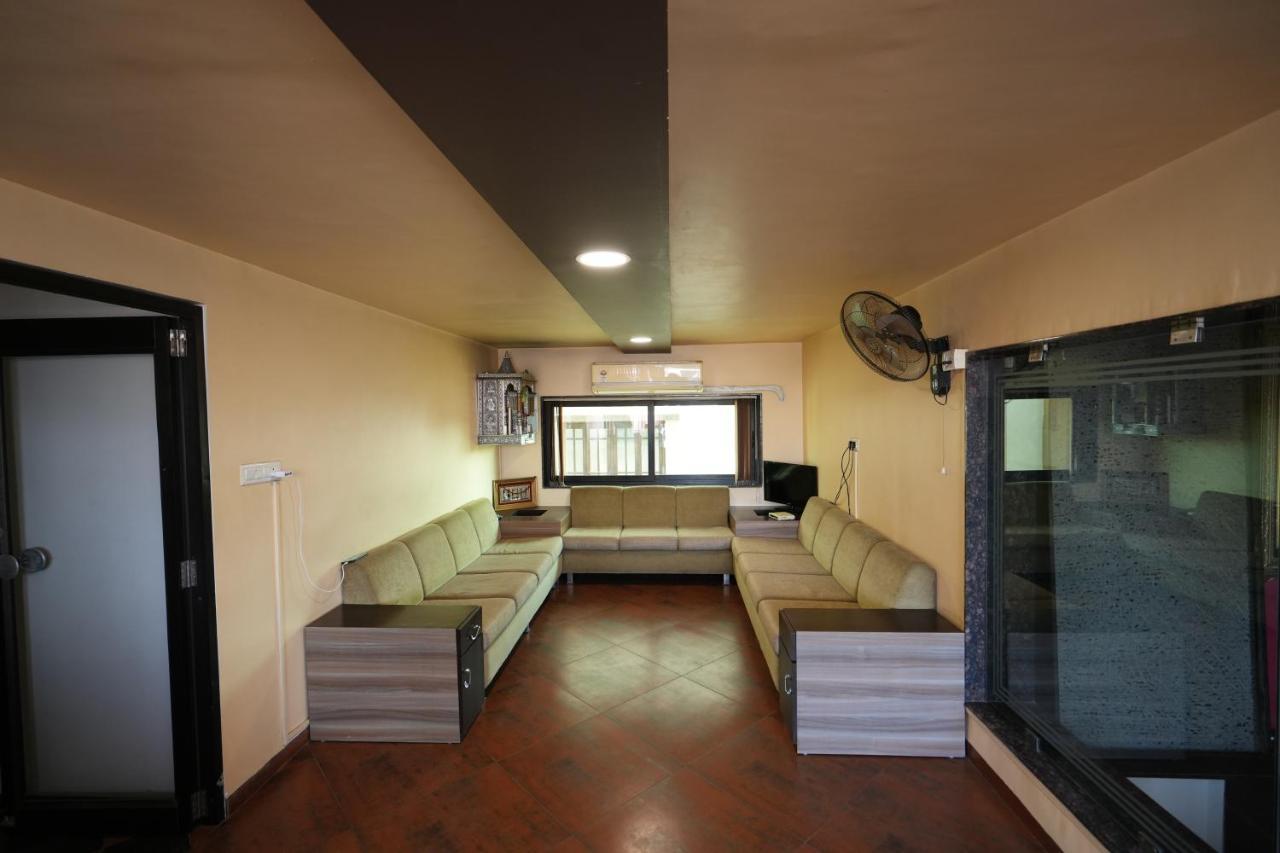 Hotel Ravi Residency Nadiād Buitenkant foto
